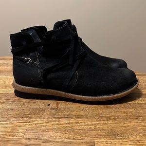 NWOT Born Wynter Booties